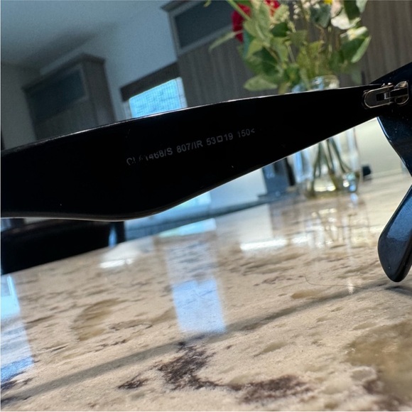 Celine Edge Sunglasses - LOOKING TO TRADE FOR DIFFERENT FRAME SIZE! - Picture 3 of 5